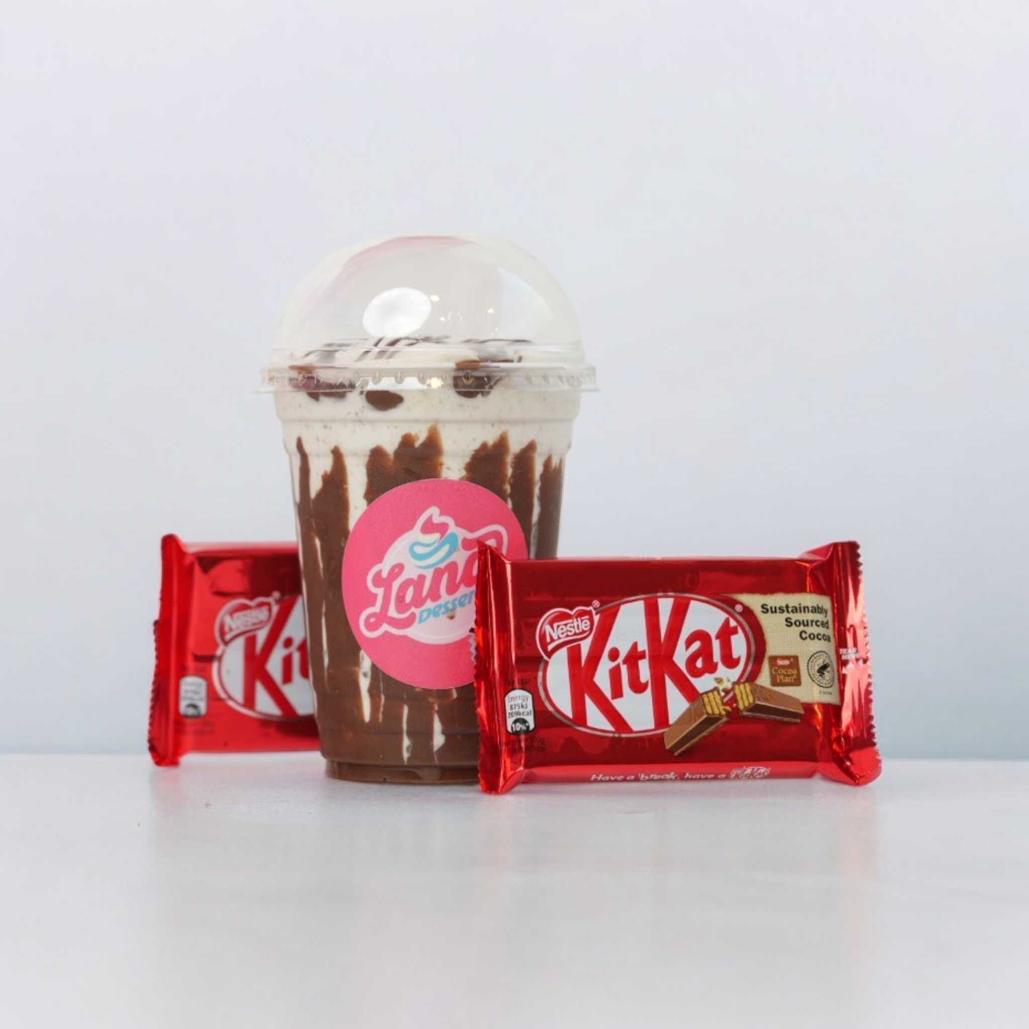Kit Kat Shake (18oz)