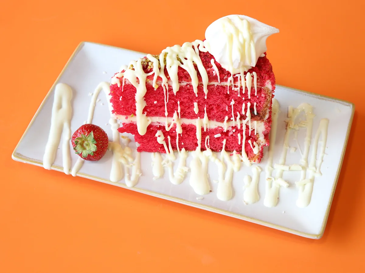 Elton Mess Cake (Red Velvet)